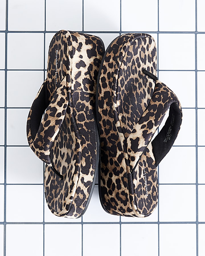 Brown Toe Thong Leopard Print Sandals