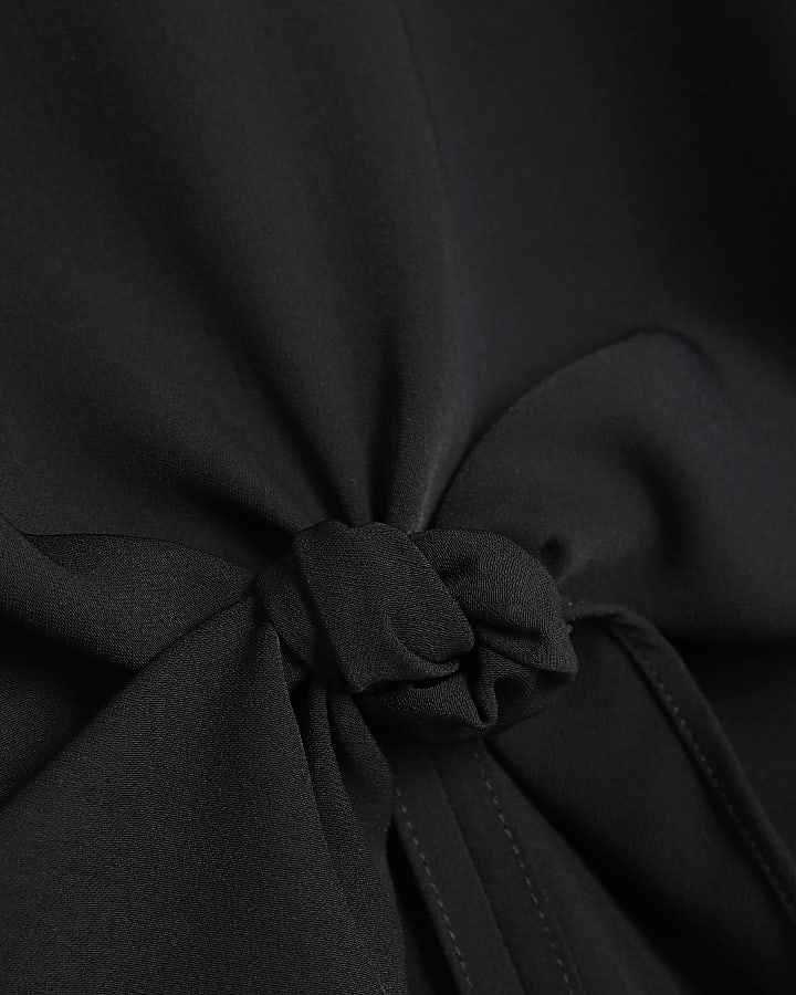 Black Knot Front Raglan T-Shirt