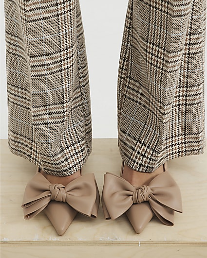 Beige Sling Back Bow Court Heels