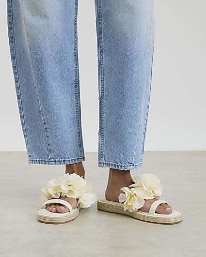 Cream Flower Flatform Sandals